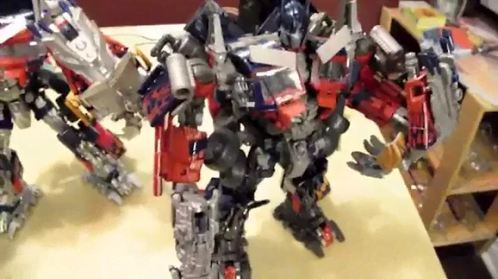 KO Striker Optimus Prime DA-28 Quick Look and APS-01 Comparison