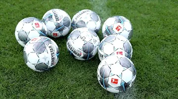 DERBYSTAR BUNDESLIGA BALL - Test and Review Video